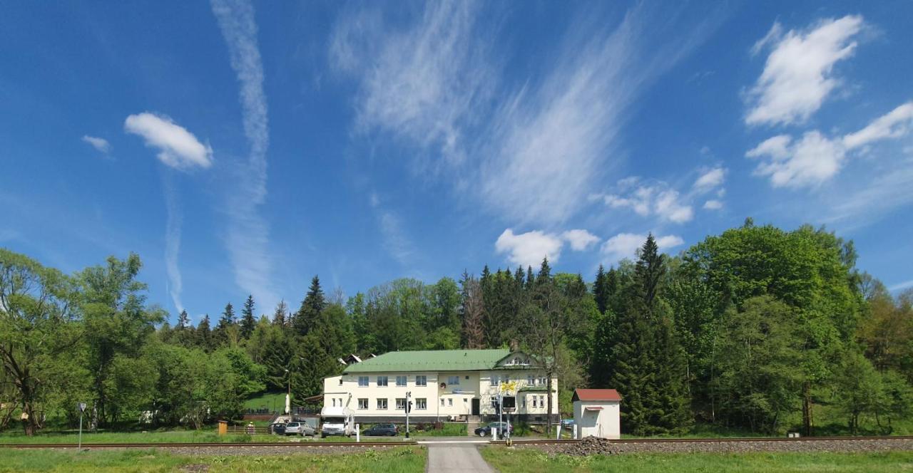מלון Olivin Kytlice מראה חיצוני תמונה